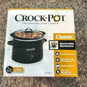 Crock Pot 2 quart slow cooker.